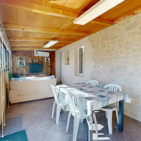 Holiday home La Maison Du Bonheur *