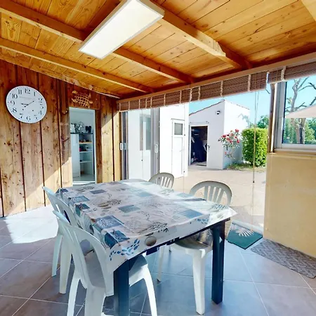 Holiday home La Maison Du Bonheur Saint-Gilles-Croix-de-Vie
